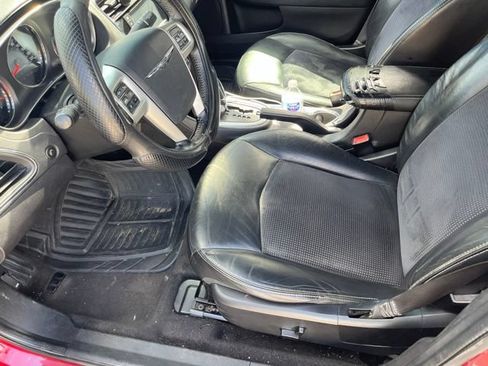 Used 2011 Chrysler 200 S FWD image 17