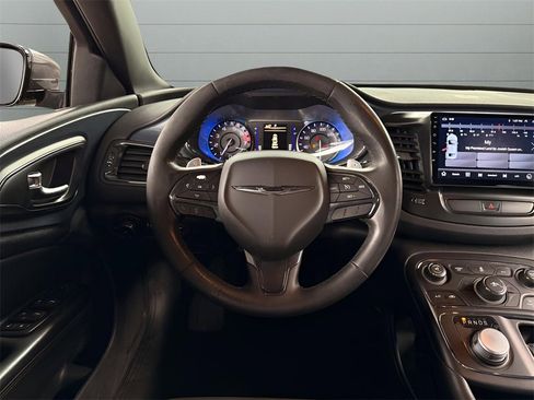 Used 2016 Chrysler 200 S image 29