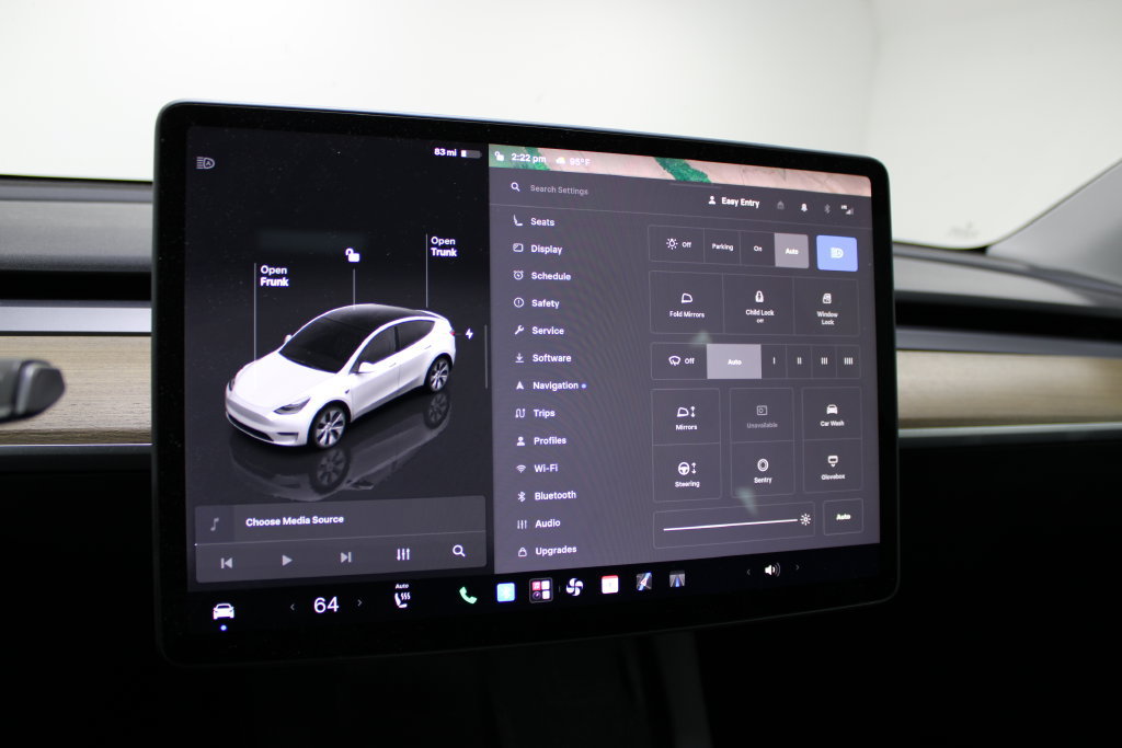 Used 2023 Tesla Model Y Long Range AWD/4WD image 40