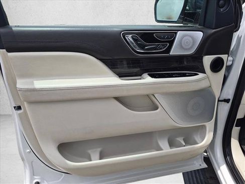 Used 2024 Lincoln Navigator L Black Label AWD/4WD image 9