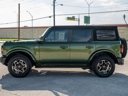 Used 2023 Ford Bronco Outer Banks image 4