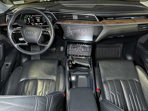 Used 2019 Audi e-tron Prestige w/ Prestige Package AWD/4WD image 53