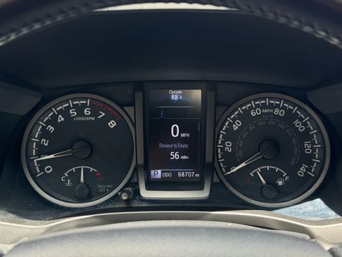 Used 2021 Toyota Tacoma TRD Sport w/ Technology Package RWD image 17