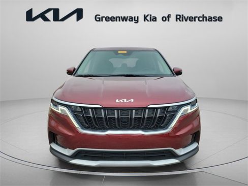 Used 2022 Kia Carnival LX image 2