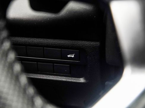 Used 2024 Mitsubishi Outlander SE image 31