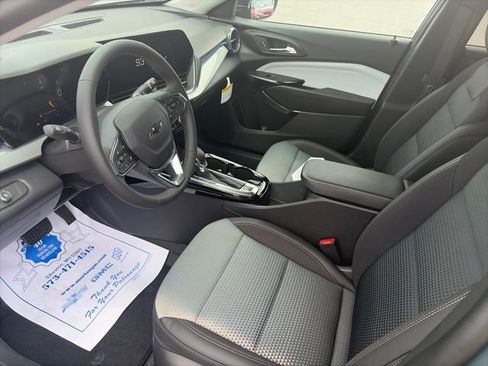 New 2026 Chevrolet Trax LT w/ Driver Confidence Package FWD image 16