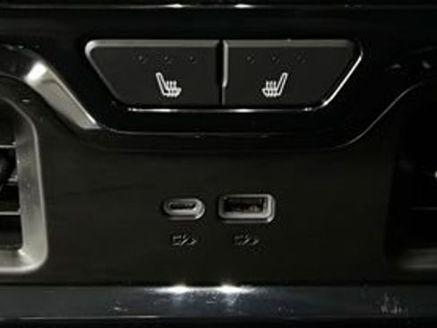 Used 2024 GMC Sierra 1500 AT4 w/ Technology Package AWD/4WD image 45