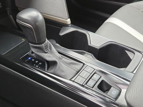 Used 2025 Toyota Camry SE w/ Convenience Package FWD image 32