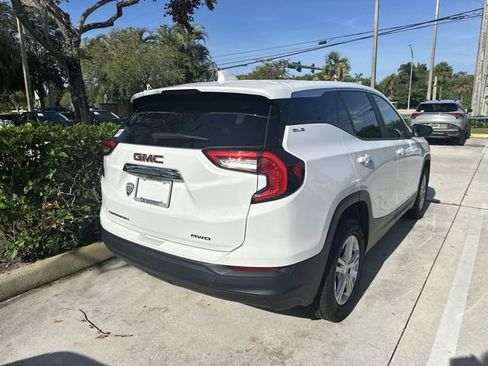 Used 2024 GMC Terrain SLE AWD/4WD image 18