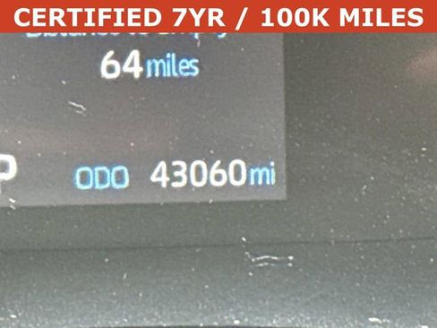 Used 2022 Toyota Highlander LE image 28