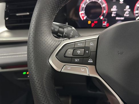 New 2026 Volkswagen Tiguan SE R-Line image 31