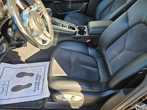 Used 2019 Porsche Macan image 22