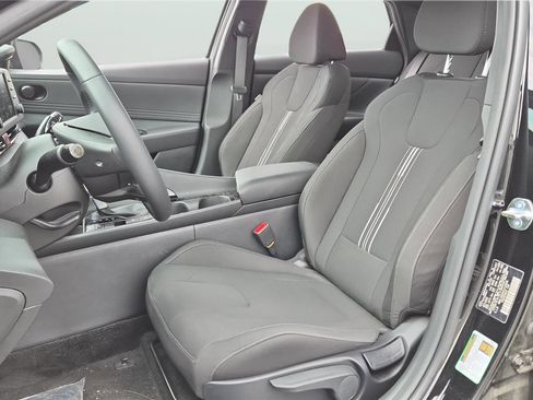 Used 2026 Hyundai Elantra SEL Sport FWD image 11
