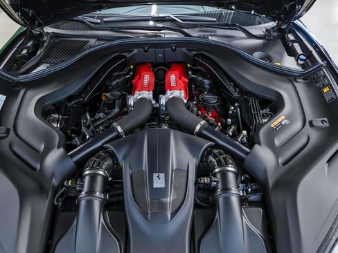 Used 2020 Ferrari Portofino RWD image 34