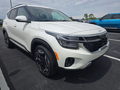 Used 2024 Kia Seltos SX w/ SX Sunroof Package AWD/4WD image 2