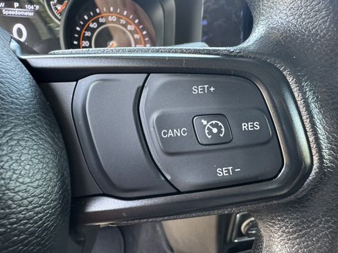 Used 2025 Jeep Gladiator Sport AWD/4WD image 32