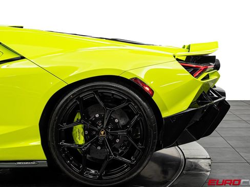 Used 2025 Lamborghini Revuelto AWD/4WD image 21