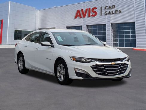 Used 2024 Chevrolet Malibu LT image 3