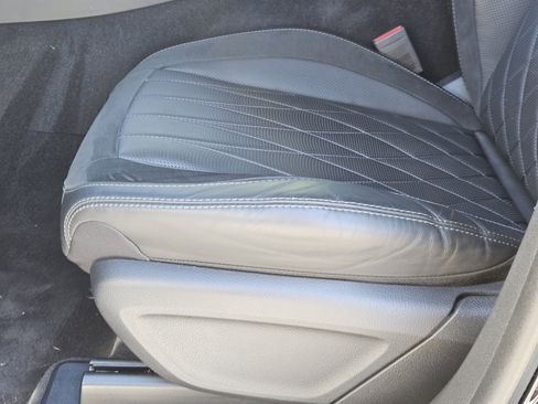 Used 2024 Mercedes-Benz GLS 63 AMG 4MATIC image 24