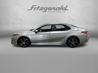 Used 2018 Toyota Camry SE FWD video 2