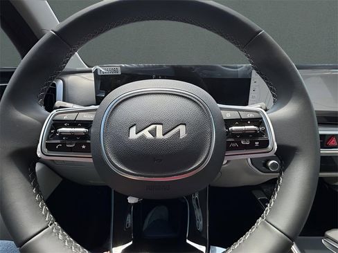 Certified 2025 Kia Sorento S w/ Panoramic Sunroof Package FWD image 22