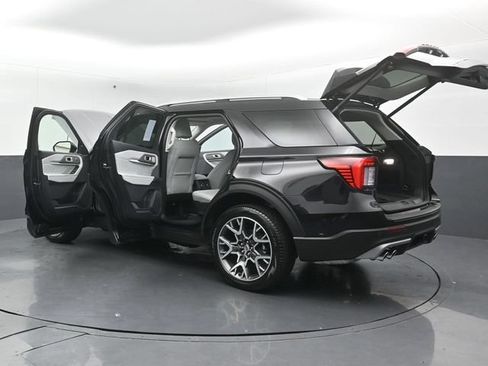 Used 2025 Ford Explorer Platinum w/ Ultimate Package AWD/4WD image 55