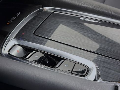 Used 2024 Buick Enclave Premium image 20