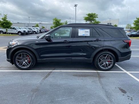 New 2026 Ford Explorer ST-Line w/ ST-Line Street Pack RWD image 4