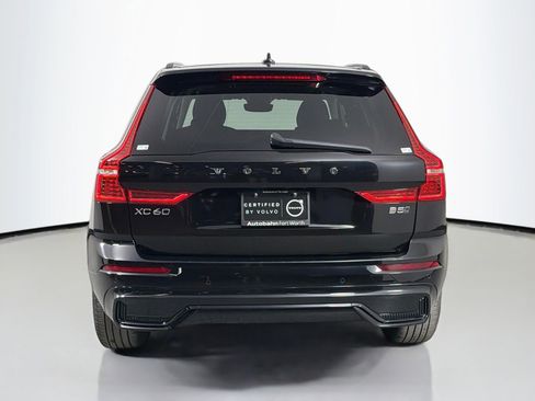 Used 2025 Volvo XC60 B5 Core AWD/4WD image 7