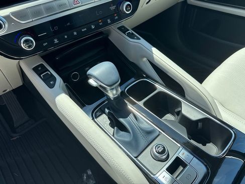 Used 2025 Kia Telluride EX w/ EX Captain's Chair Package FWD image 30