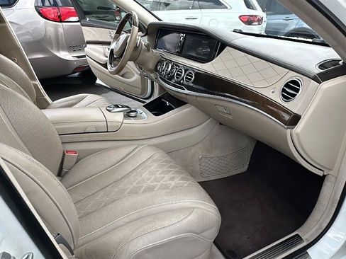 Used 2017 Mercedes-Benz S 550 Sedan image 30