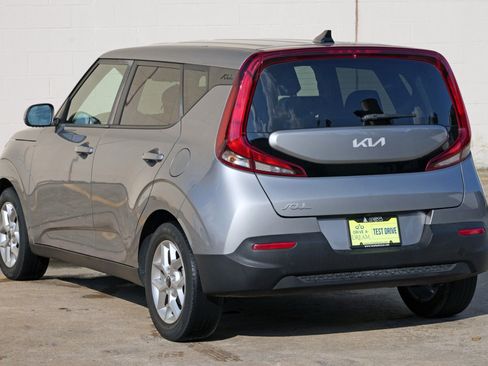 Used 2022 Kia Soul LX w/ Technology Package FWD image 42