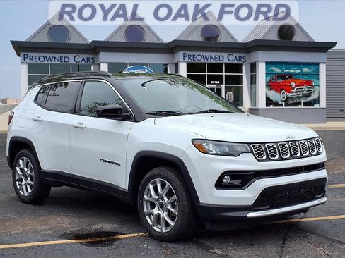 Used 2025 Jeep Compass Limited AWD/4WD image 1