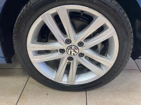 Used 2017 Volkswagen Jetta SEL image 32