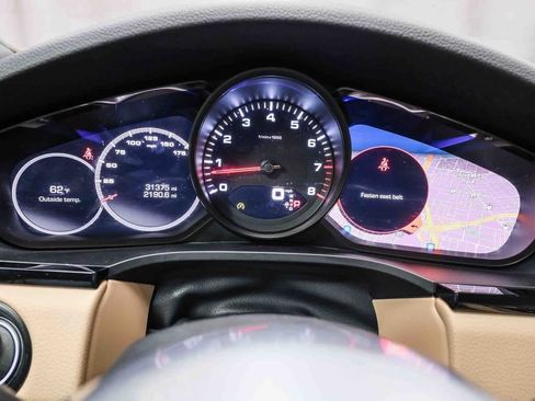 Used 2020 Porsche Cayenne image 25