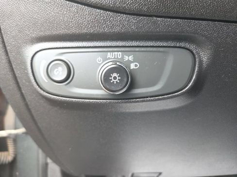 Used 2018 Chevrolet Equinox LT w/ Sun & Infotainment Package AWD/4WD image 19