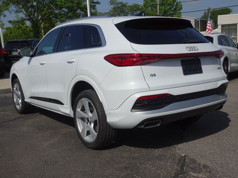 Certified 2025 Audi Q5 Premium Plus w/ Premium Plus AWD/4WD image 3