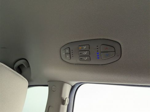 Used 2020 Kia Sedona LX image 32