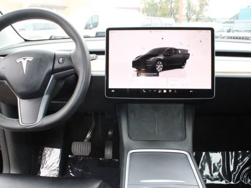 Used 2023 Tesla Model Y Long Range AWD/4WD image 11