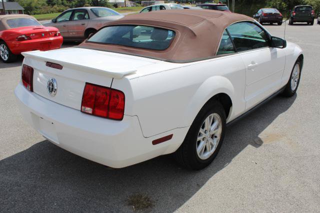 Used 2007 Ford Mustang Premium RWD image 8