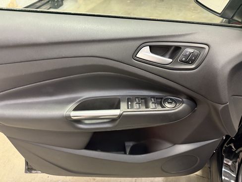 Used 2018 Ford Escape Titanium AWD/4WD image 15