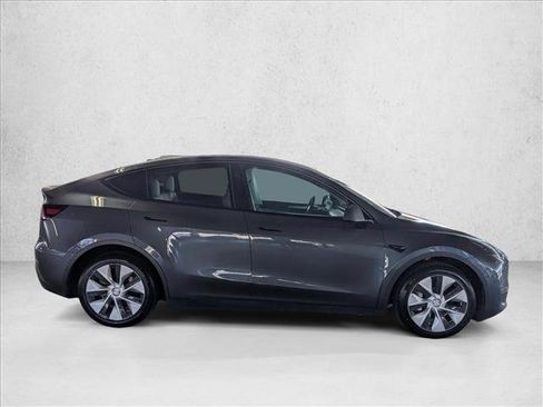 Used 2023 Tesla Model Y Long Range AWD/4WD image 4
