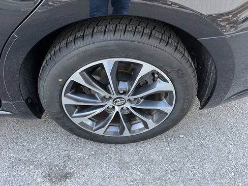 Used 2016 Toyota Avalon XLE image 18