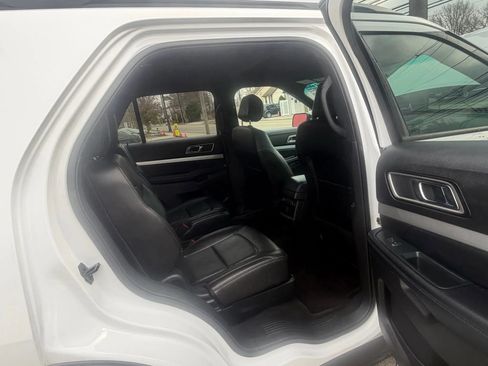 Used 2017 Ford Explorer XLT w/ Equipment Group 202A image 14