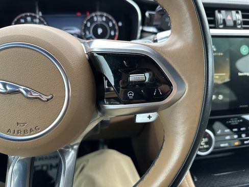 Used 2021 Jaguar F-PACE S image 19