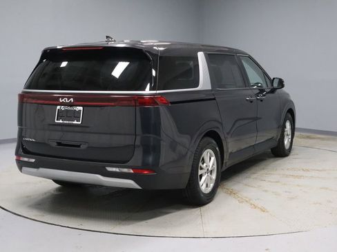 Used 2024 Kia Carnival LX image 12
