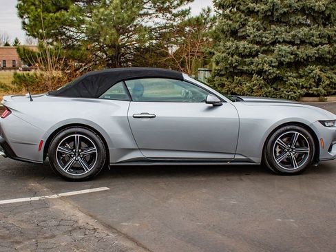 Used 2024 Ford Mustang Premium image 10