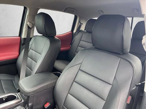 Certified 2022 Toyota Tacoma SR5 w/ Technology Package image 16