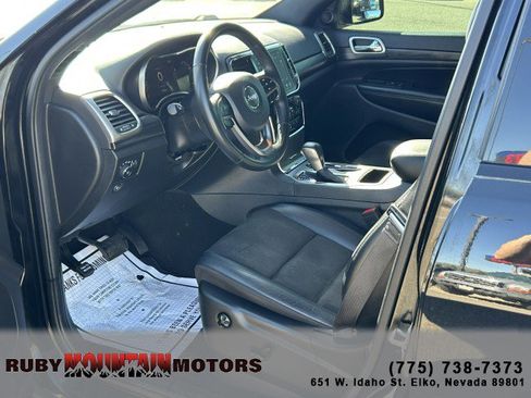 Used 2020 Jeep Grand Cherokee Altitude AWD/4WD image 10