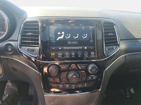 Used 2020 Jeep Grand Cherokee Limited AWD/4WD image 21